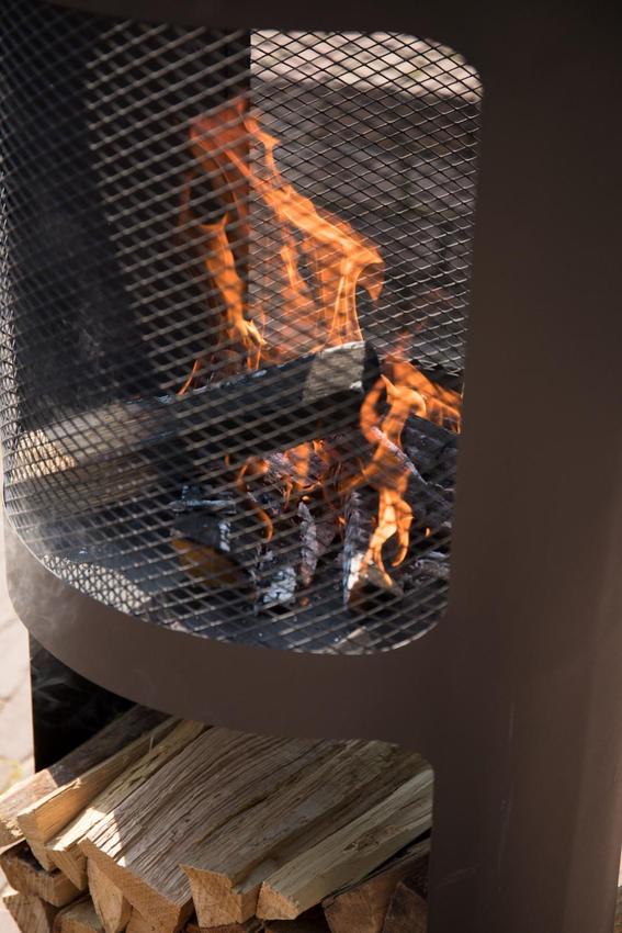 Buffalo Firepit with Woodstorage